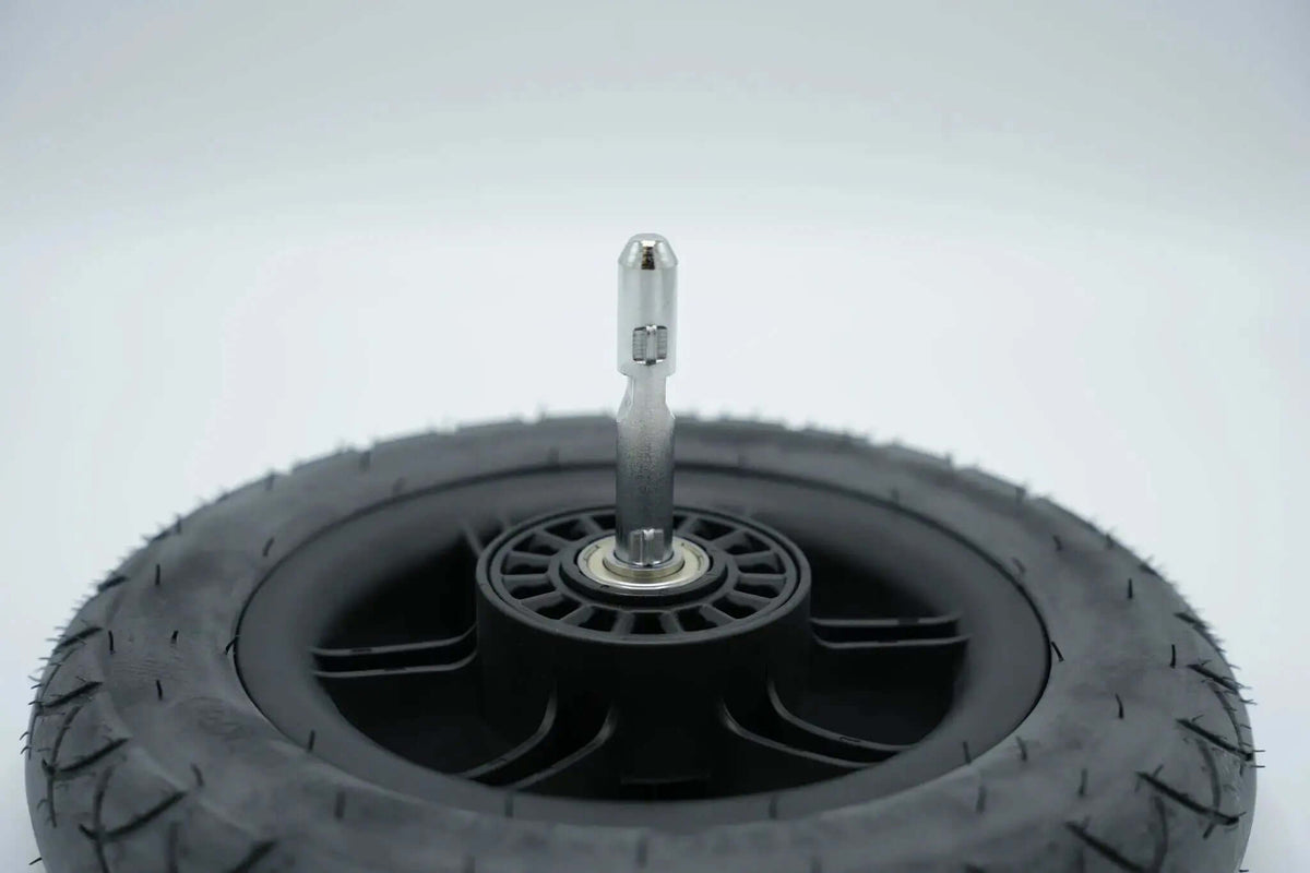Hinterrad für Joie Versatrax Mytrax und Litetrax DLX Hohlkammerrad – Nahaufnahme Rad mit Achse