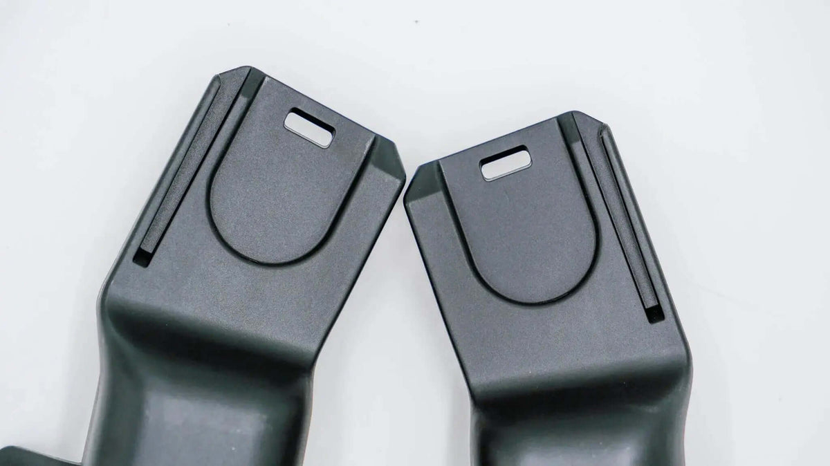 Cybex Priam 4.0 Adapter für Babyschalen Ersatzteil – schwarze Adapter-Ansicht für Kinderwagen-Kombination